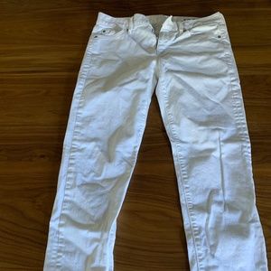 white boyfriend jeans